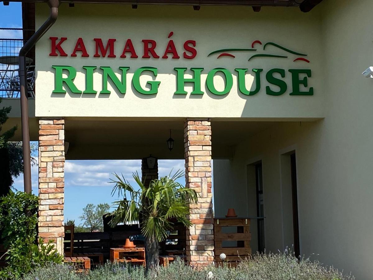 Kamaras Ring House Bed & Breakfast Mogyorod Exterior photo